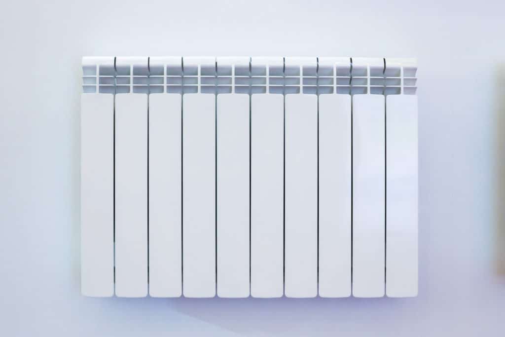 Installer ou déplacer un radiateur électrique mural