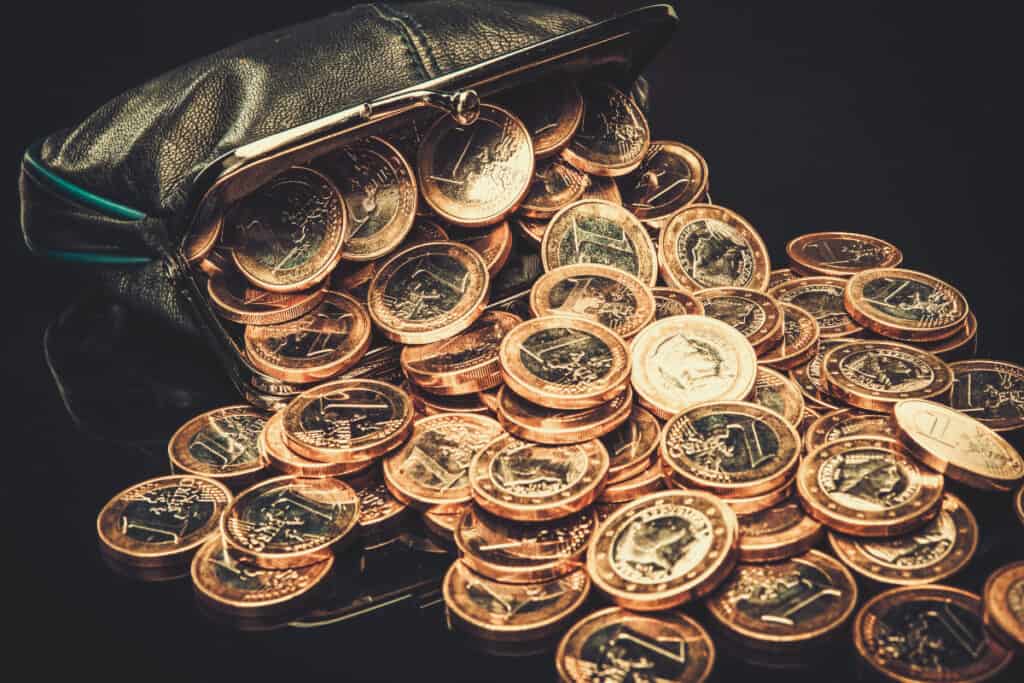 Porte-monnaie noir pour un remboursement des aides de l'ANAH.